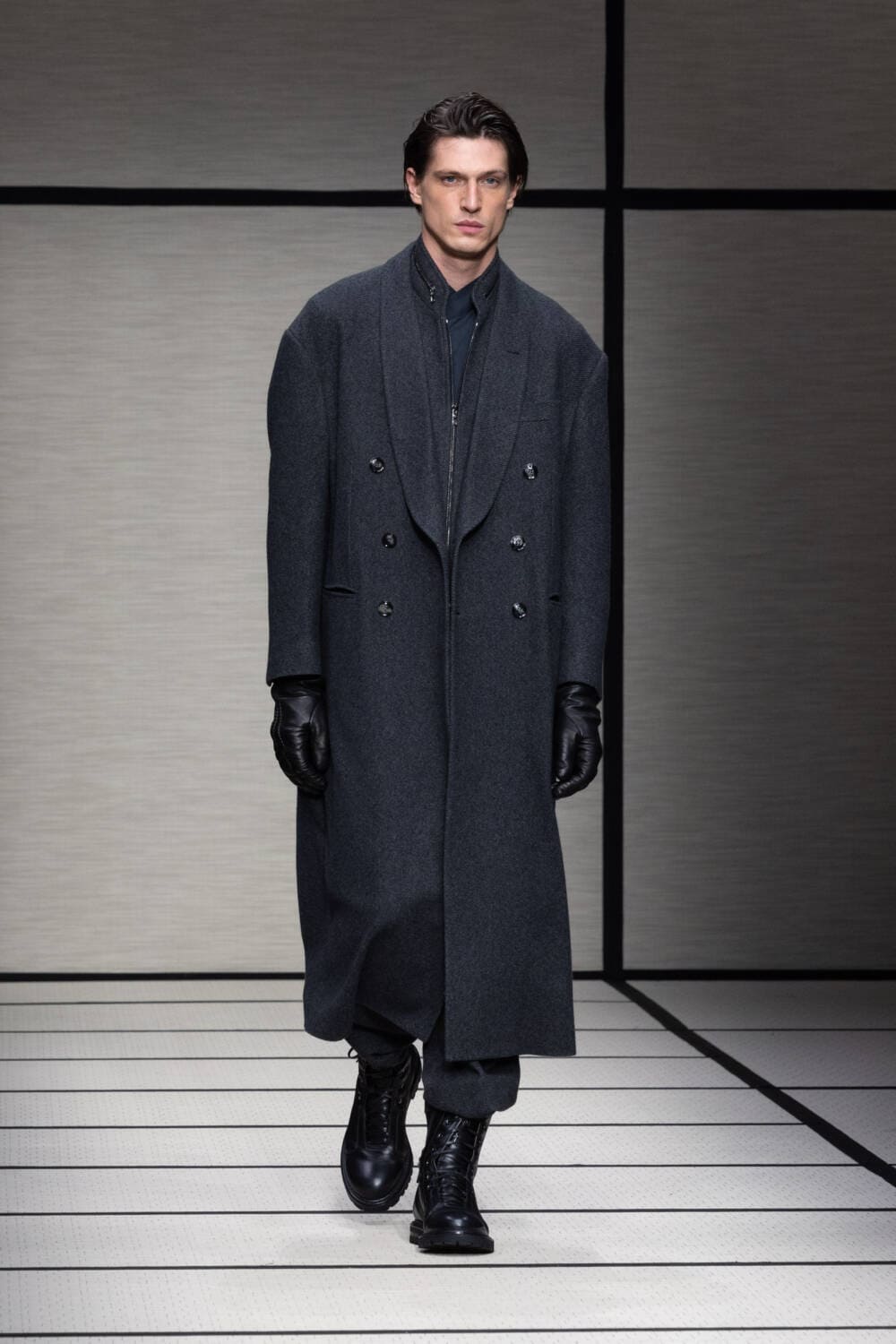Giorgio Armani: Menswear AW25 - 10 Magazine